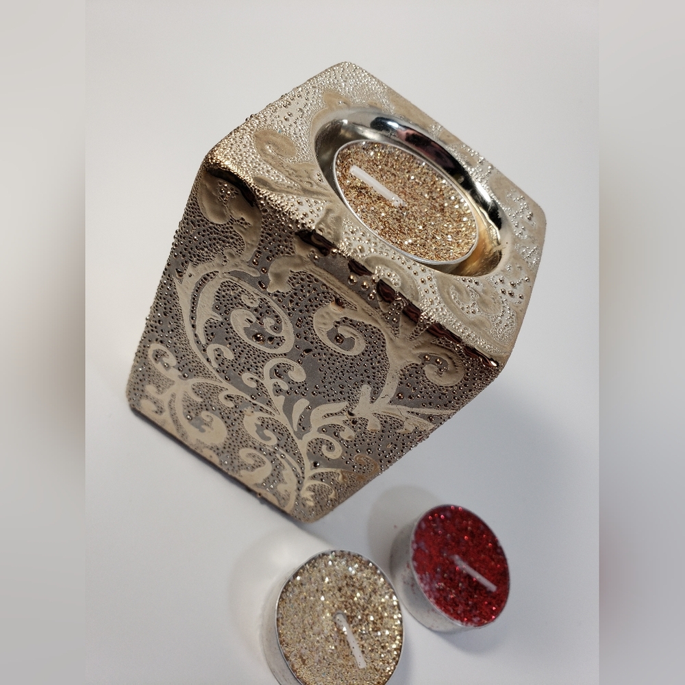Elegant Gold Details Ceramic Candle Holder with three Tea lights